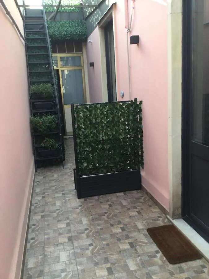 Konukevi B&B Affittacamere Trigona Misterbianco